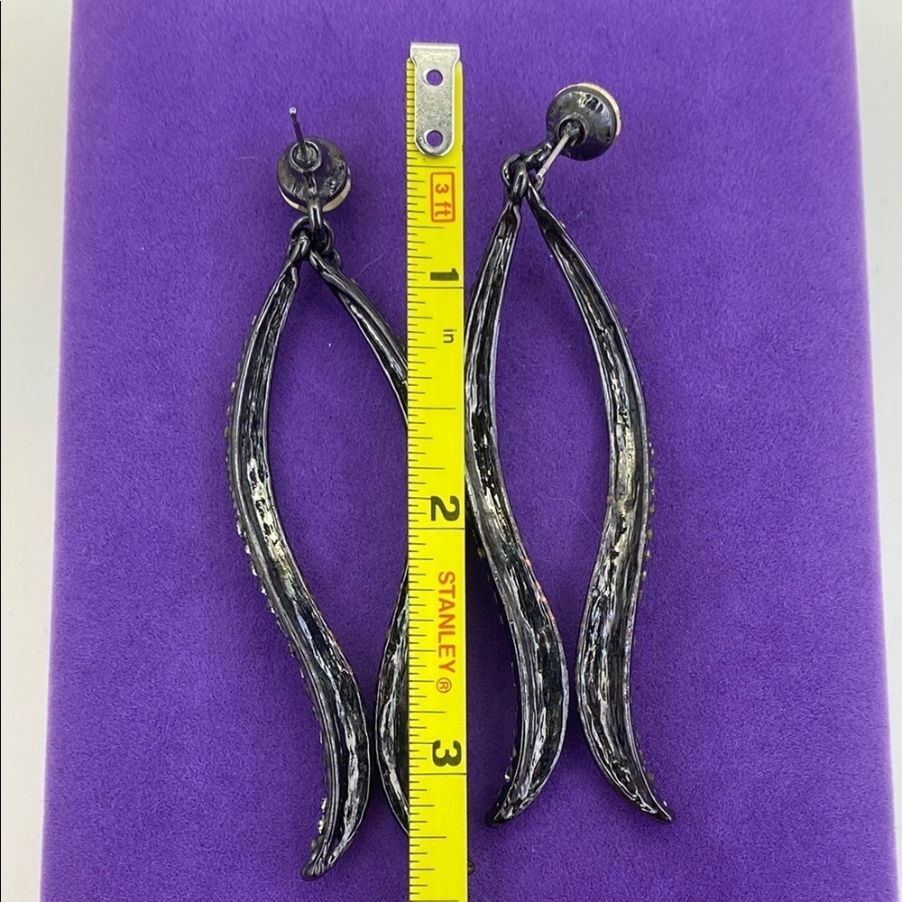 💛 Elegant Black & Crystal Drop Earrings - Picture 3 of 4